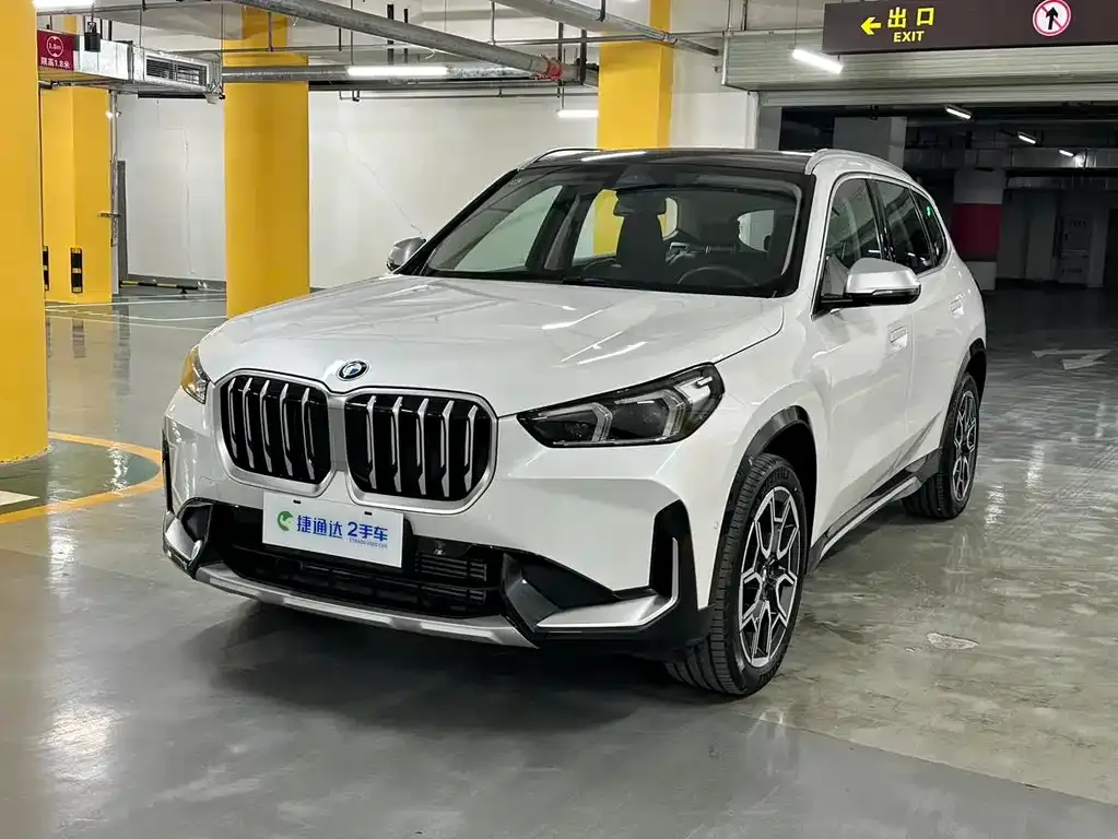 BMW X1 — фото 1