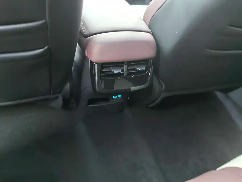 BYD Seal — фото 7