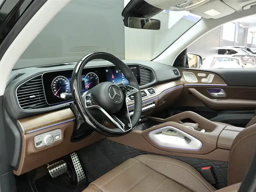 Mercedes-Benz GLS — фото 7