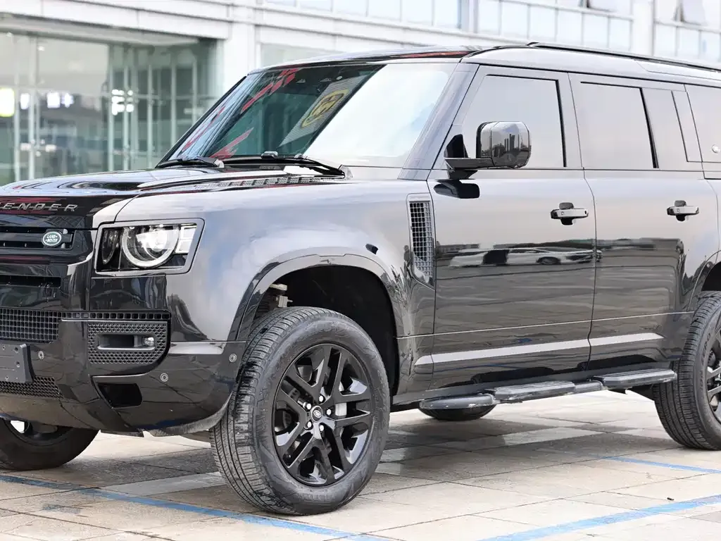 Land Rover Defender — фото 1