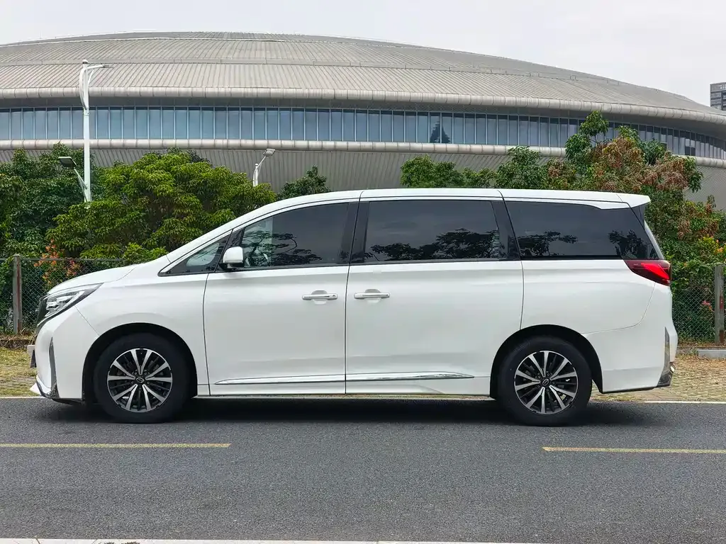 GAC Motor Trumpchi M8 — фото 10
