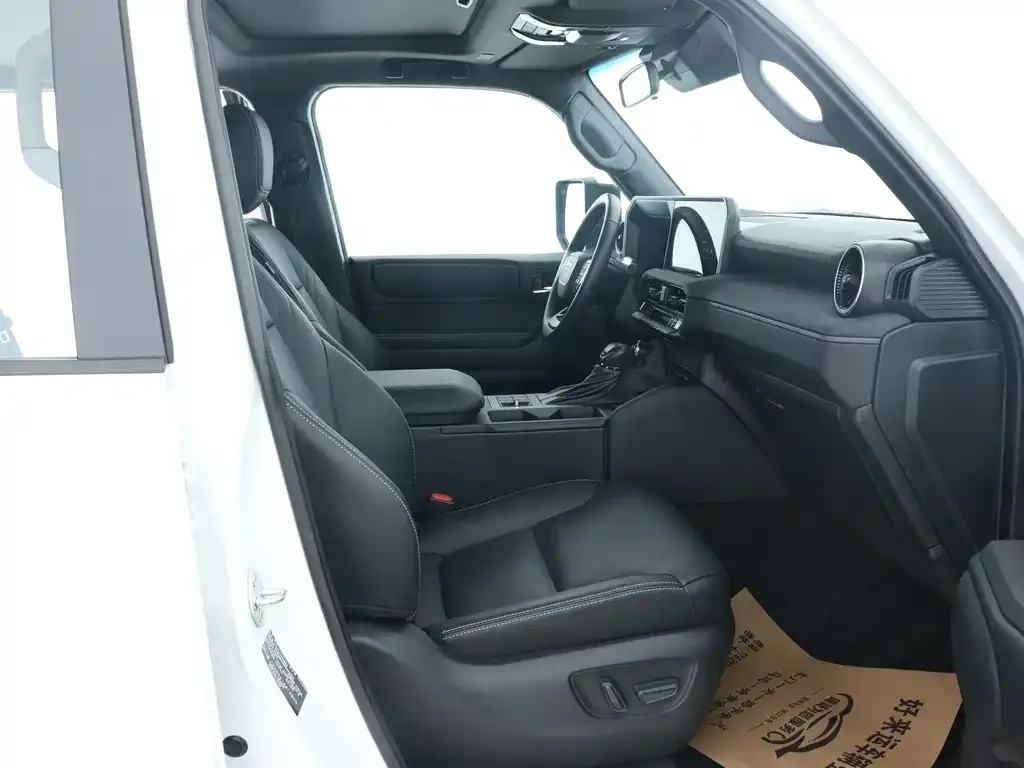 Toyota Prado — фото 10