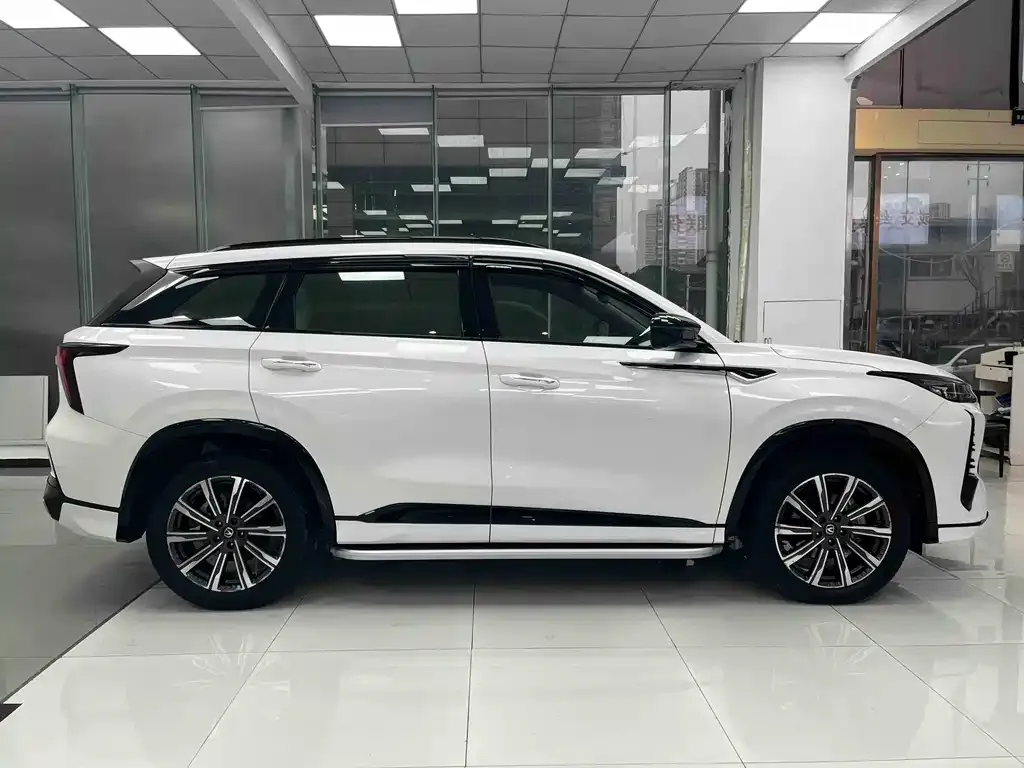 Changan CS75PLUS — фото 3