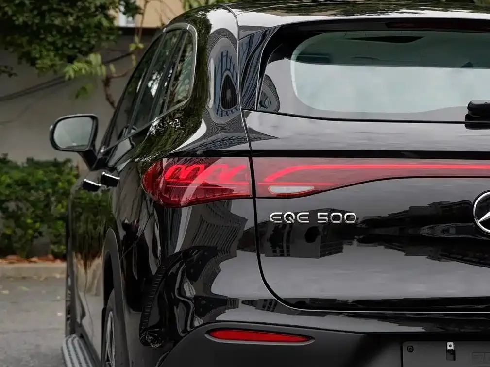 Mercedes-Benz EQE SUV — фото 2
