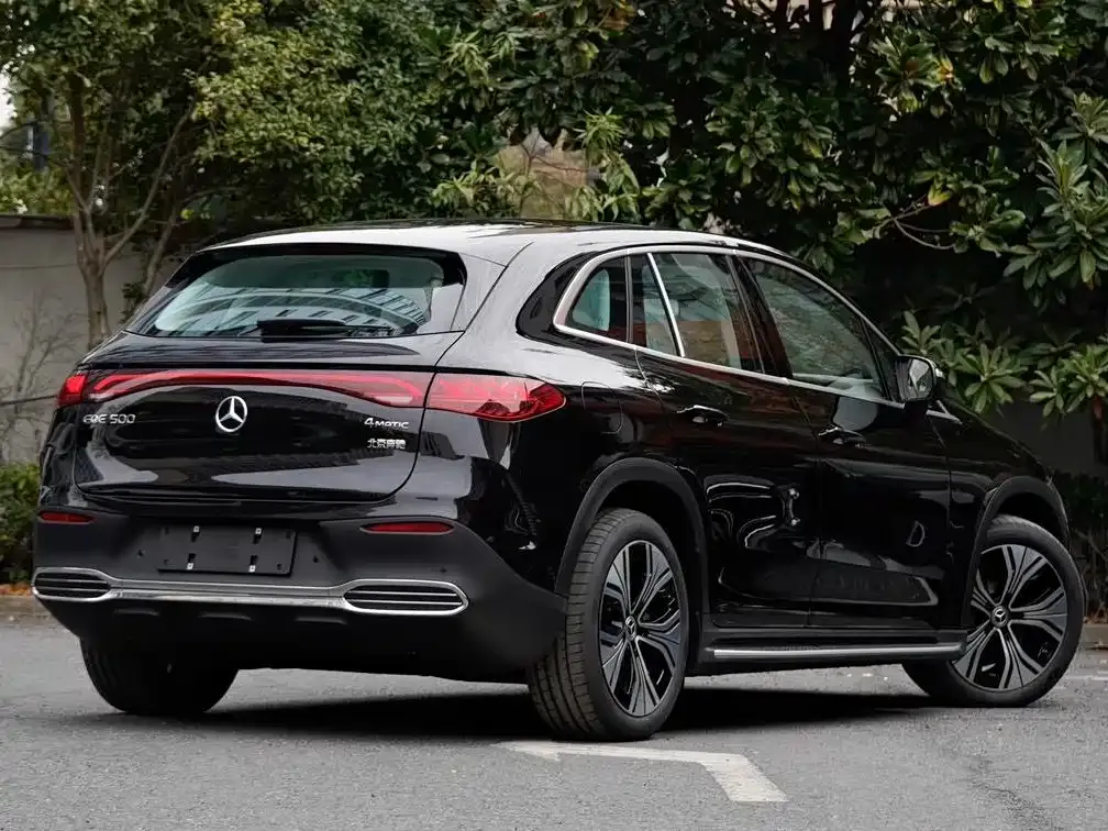 Mercedes-Benz EQE SUV — фото 7