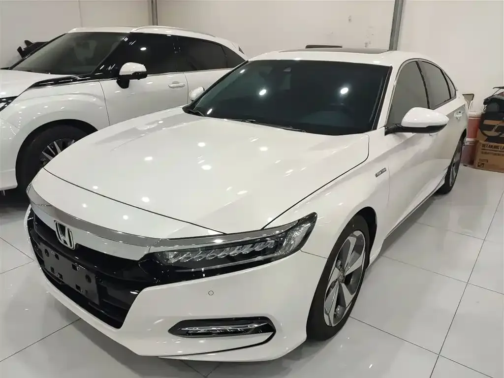 Honda Accord — фото 1
