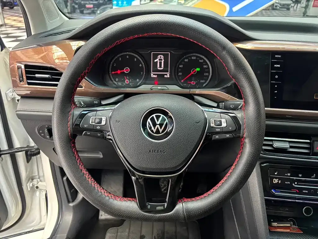 Volkswagen Tharu — фото 9