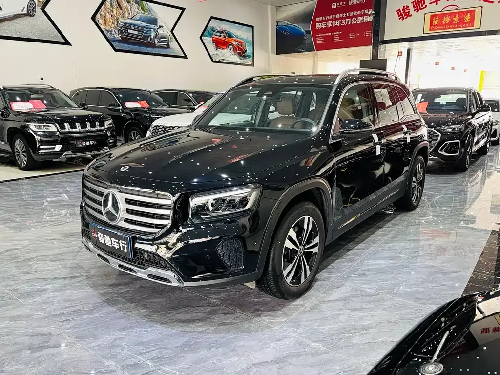 Mercedes-Benz GLB — фото 1
