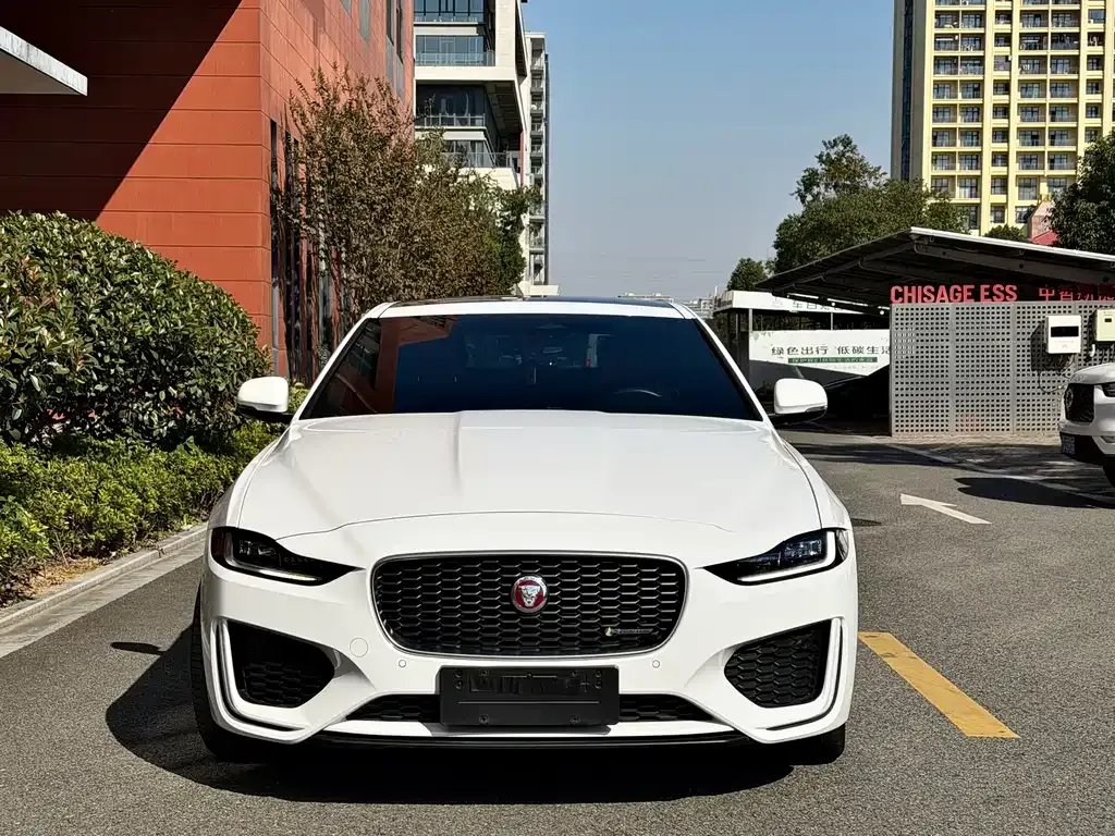 Jaguar XEL — фото 10