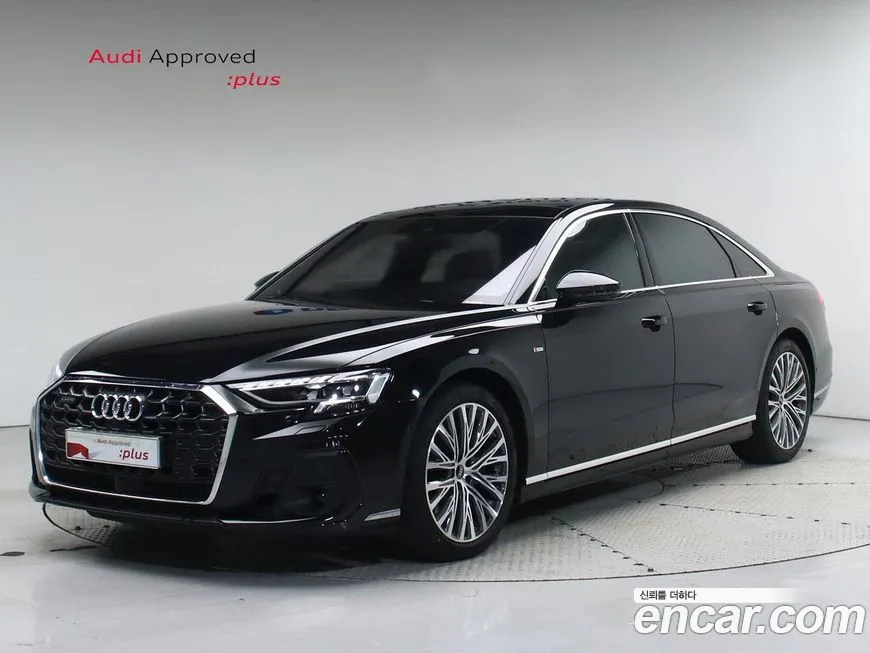 Audi A8 — фото 1