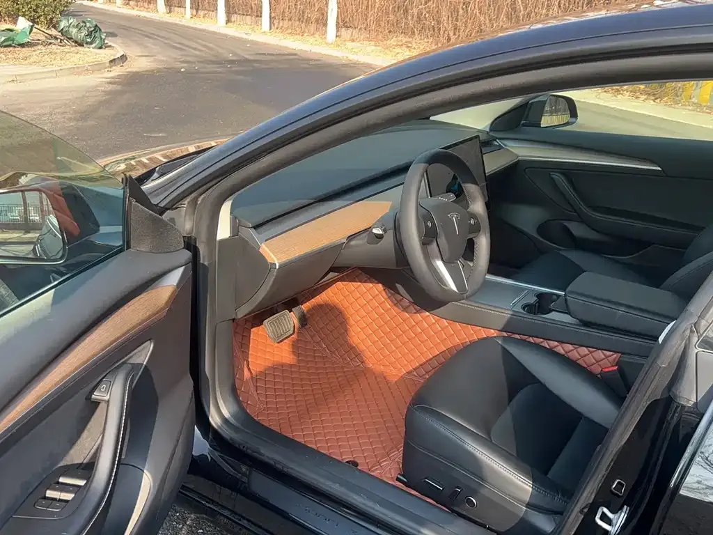 Tesla Model 3 — фото 6