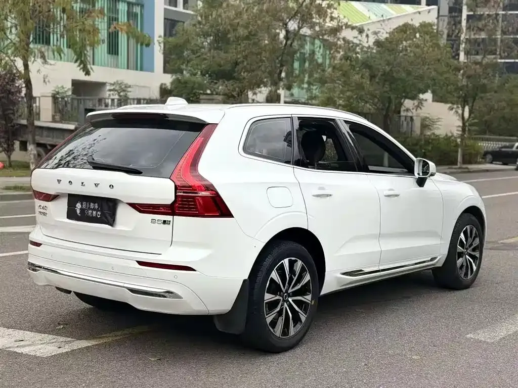 Volvo XC60 — фото 9