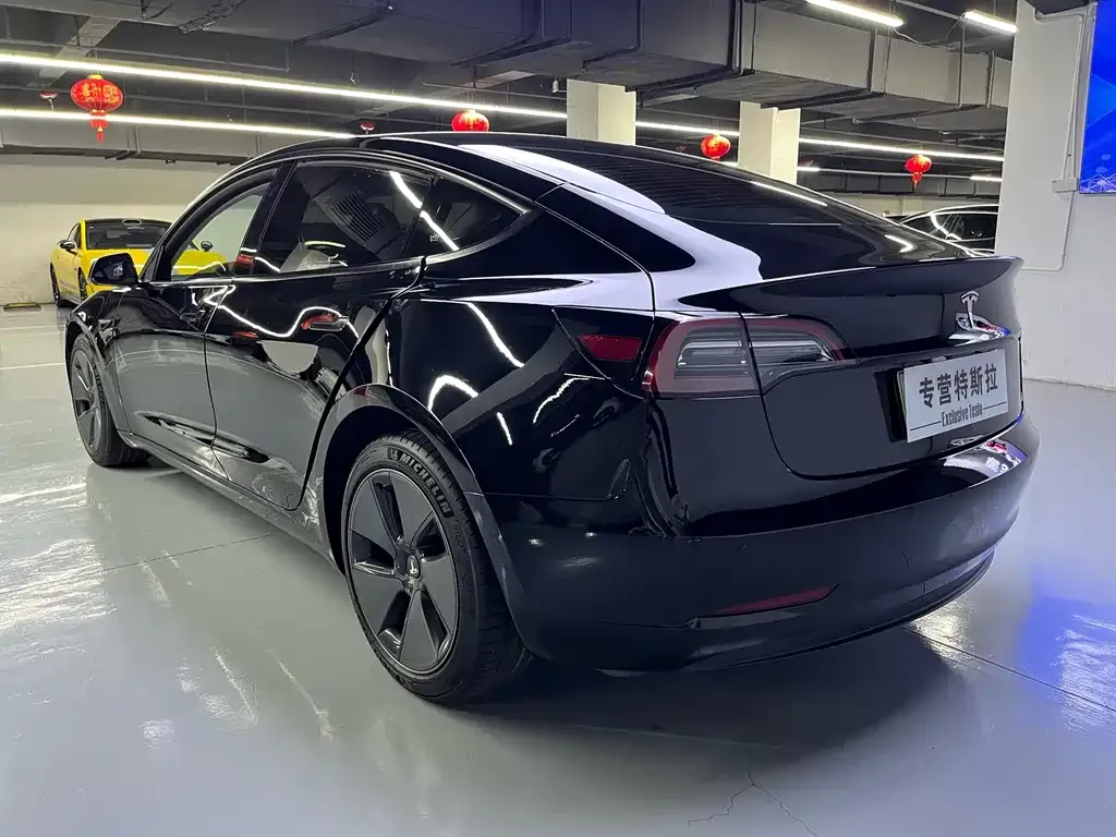 Tesla Model 3 — фото 10