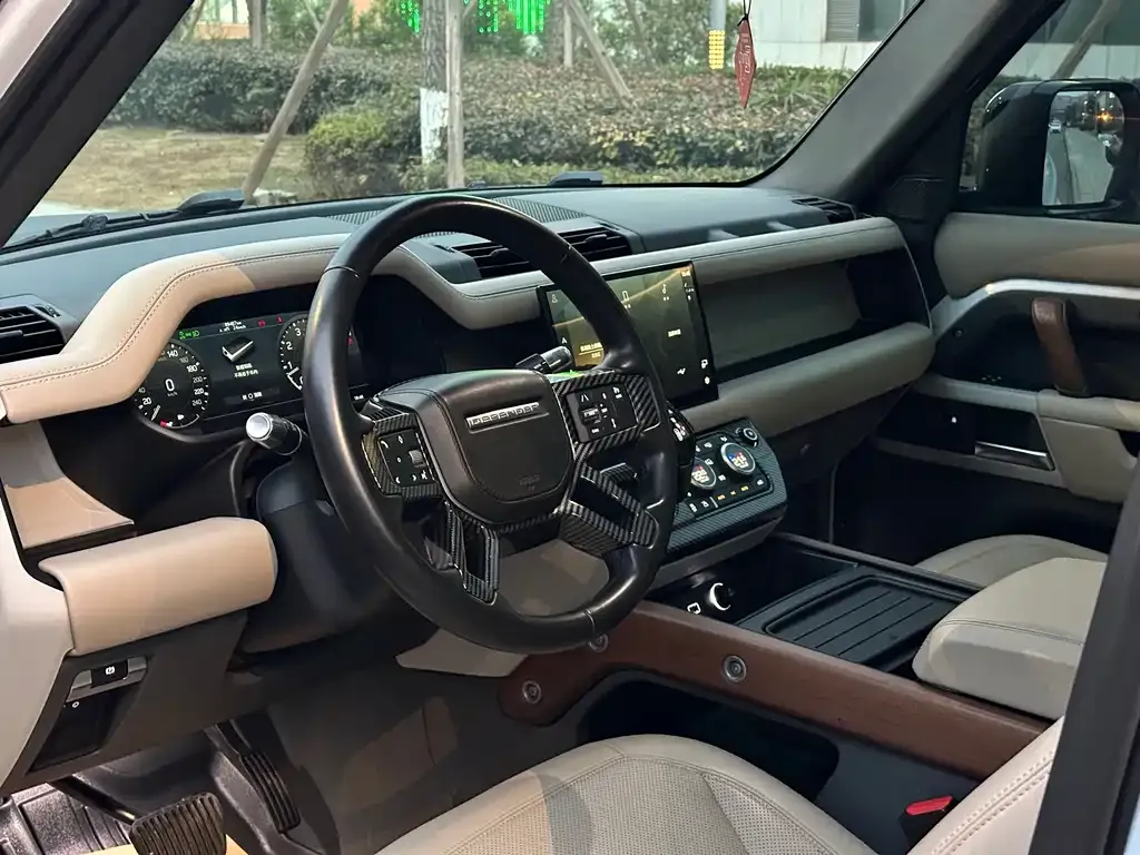 Land Rover Defender — фото 10