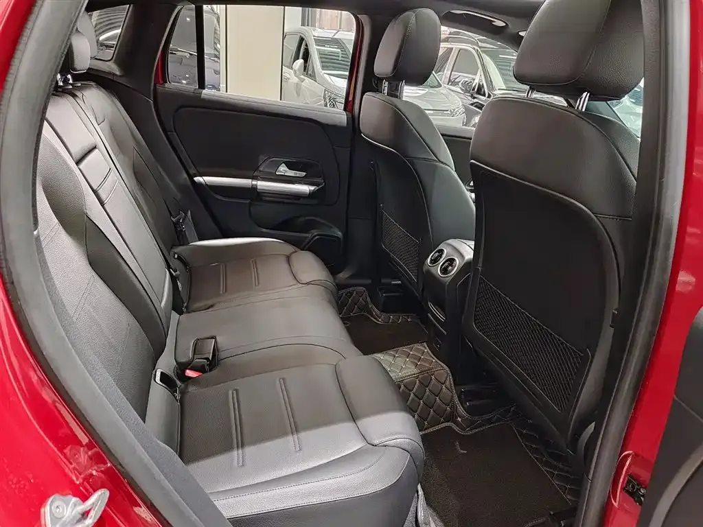 Mercedes-Benz GLA — фото 9