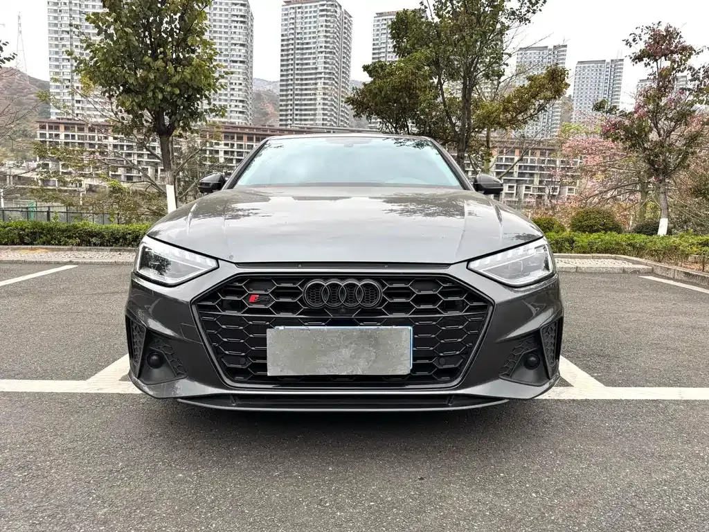 Audi A4L — фото 5