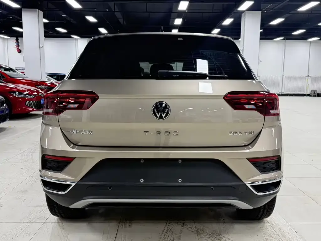 Volkswagen T-Roc — фото 5