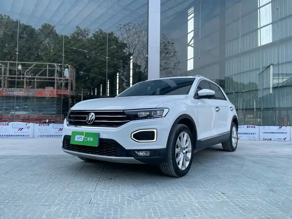 Volkswagen T-Roc — фото 1