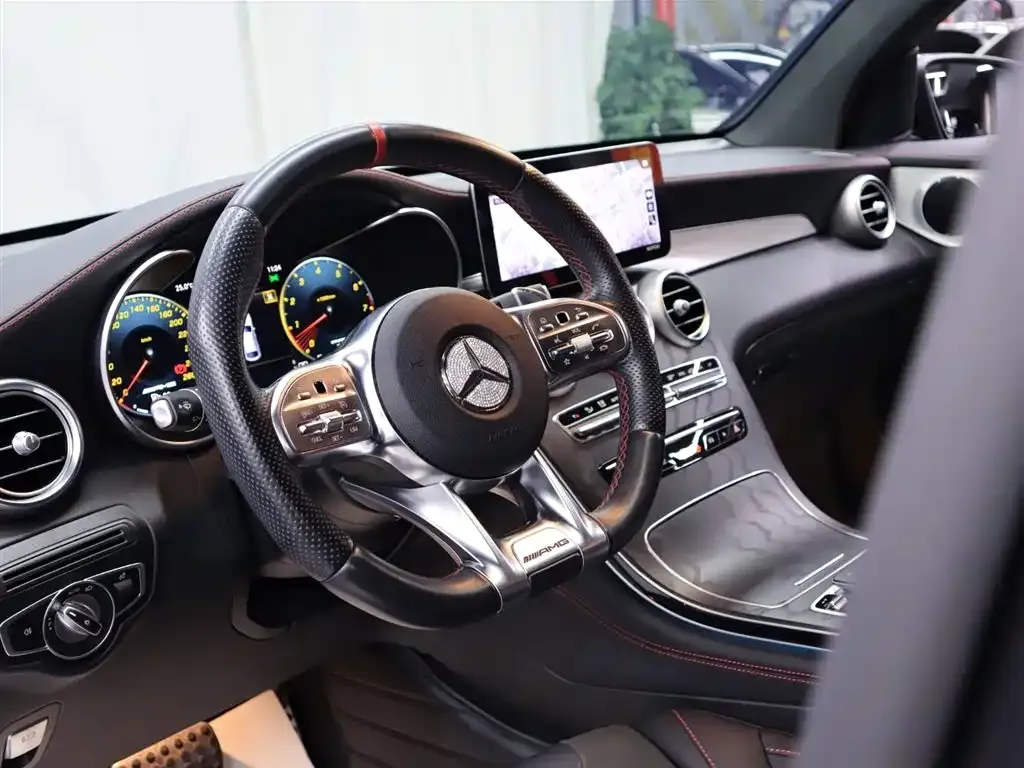 Mercedes-Benz GLC Coupe AMG — фото 9