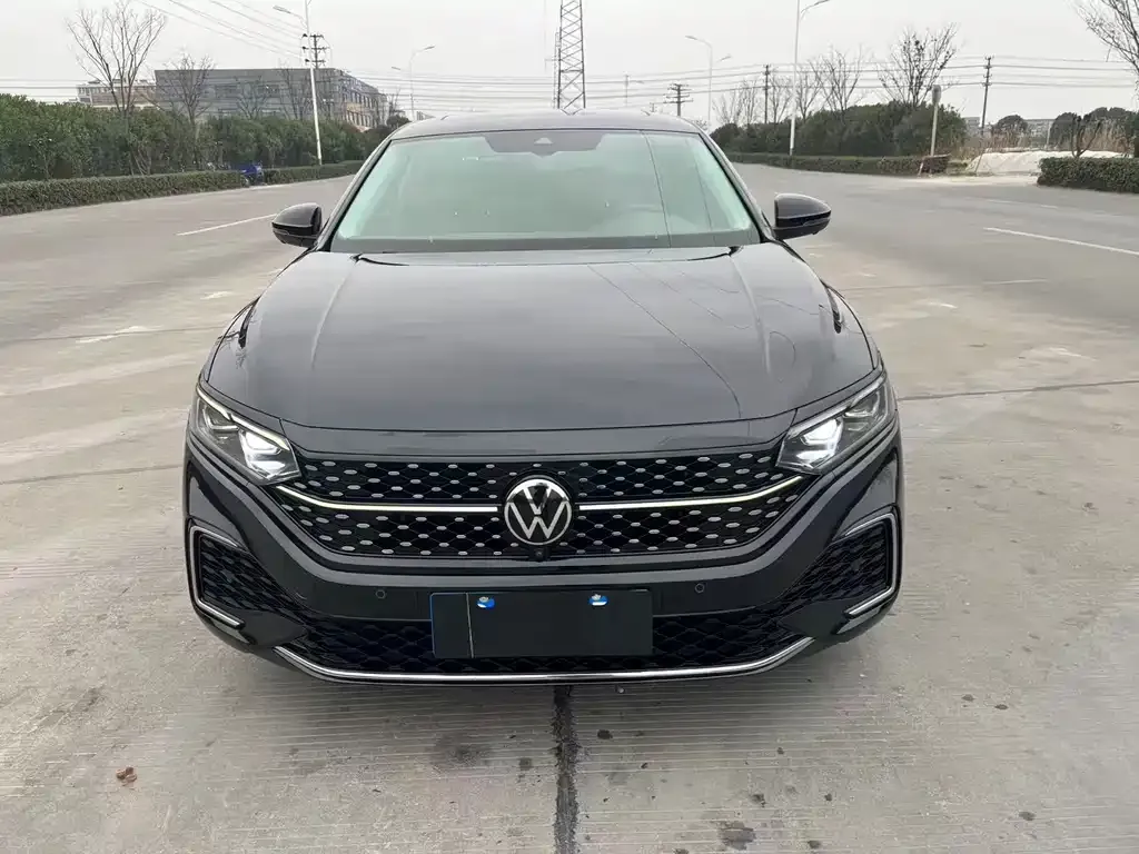 Volkswagen Passat — фото 8
