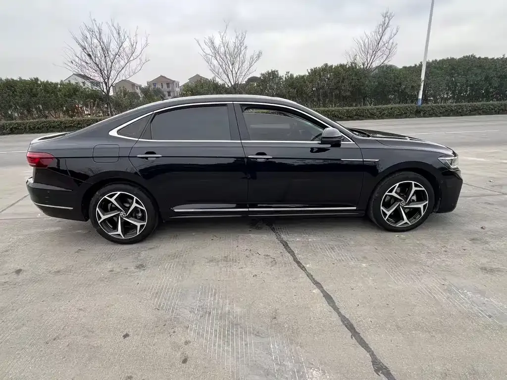 Volkswagen Passat — фото 9