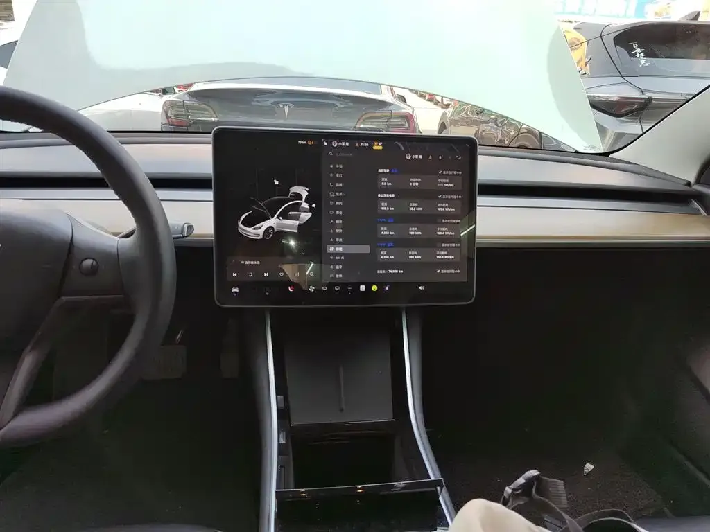 Tesla Model 3 — фото 3