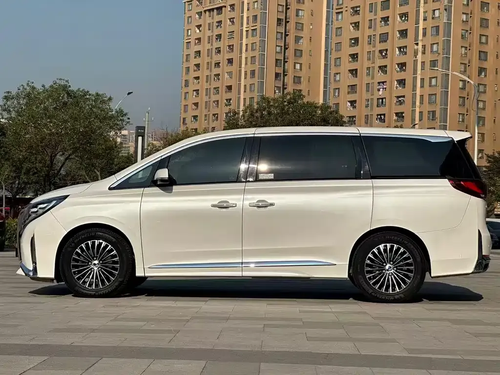 GAC Motor Trumpchi M8 — фото 5