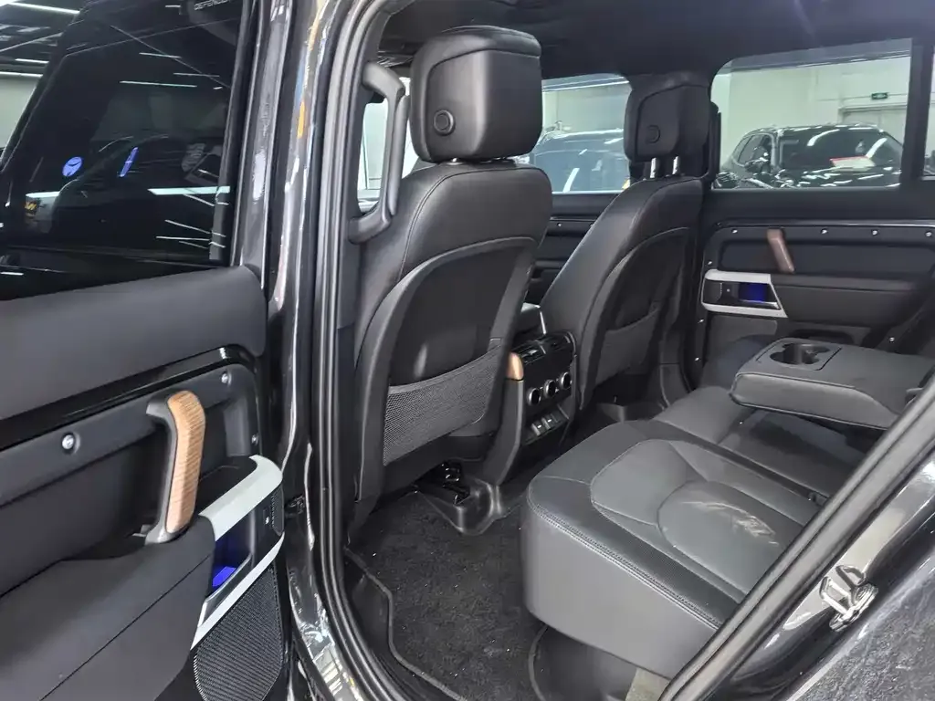 Land Rover Defender — фото 2
