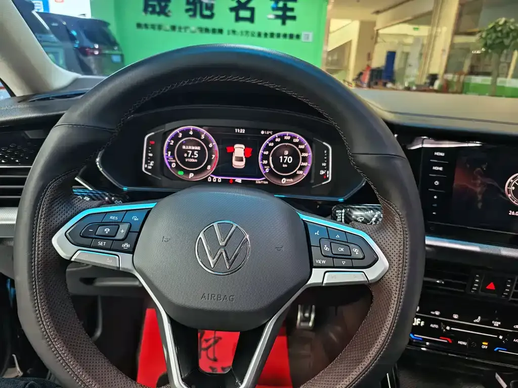 Volkswagen Passat — фото 8