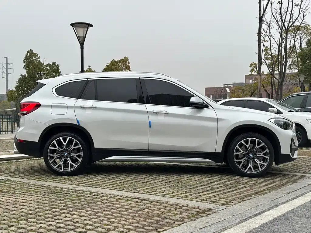 BMW X1 — фото 5