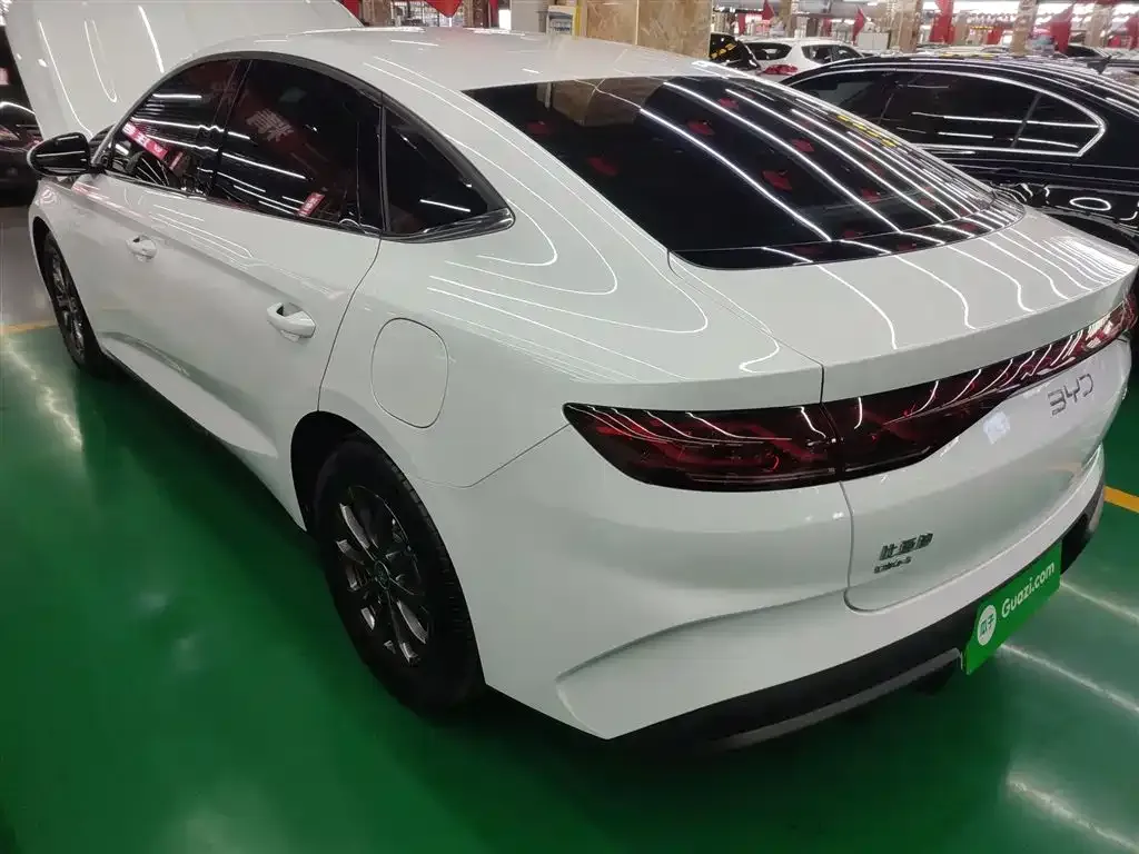 BYD Qin L — фото 8
