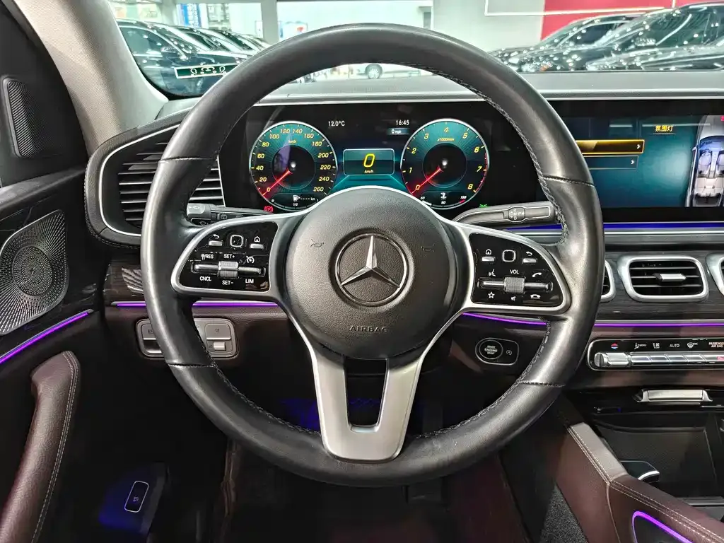 Mercedes-Benz GLE — фото 9