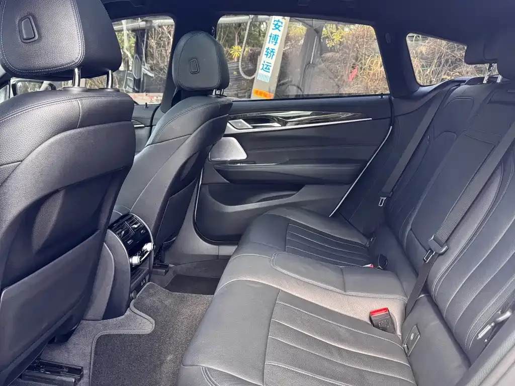 BMW 6 Series GT — фото 10