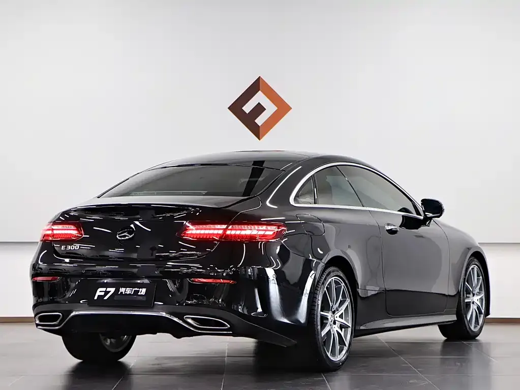 Mercedes-Benz E-Class (Import) — фото 9