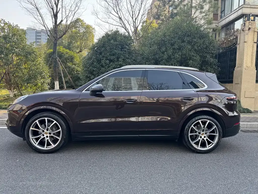 Porsche Cayenne — фото 7