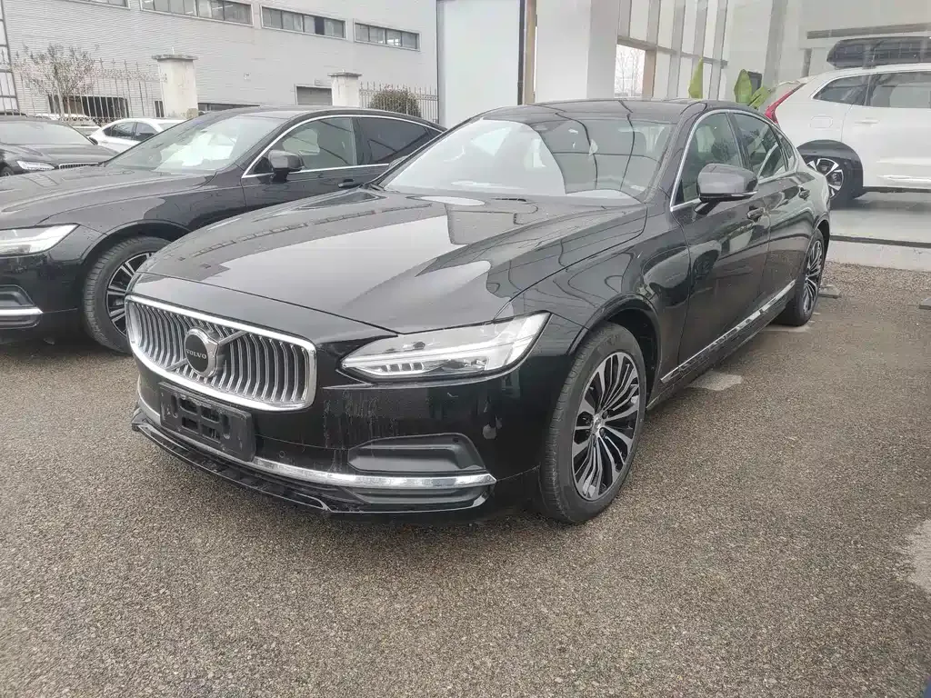 Volvo S90 — фото 1