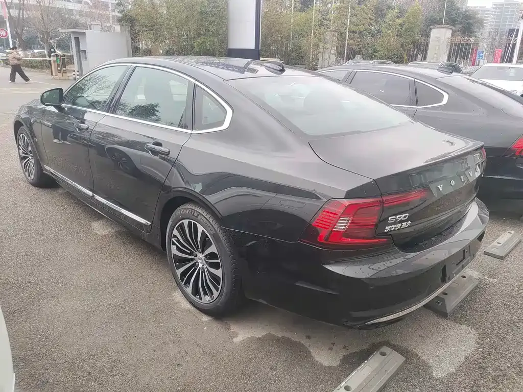 Volvo S90 — фото 6