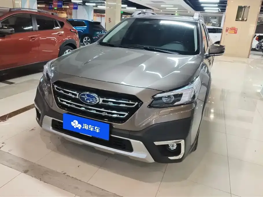 Subaru Outback — фото 1