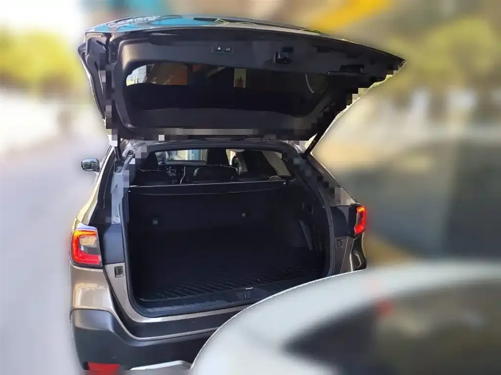 Subaru Outback — фото 2
