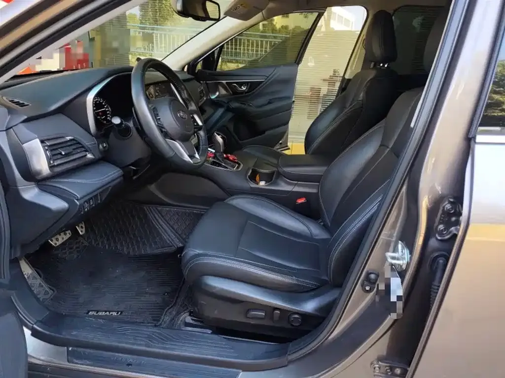 Subaru Outback — фото 10