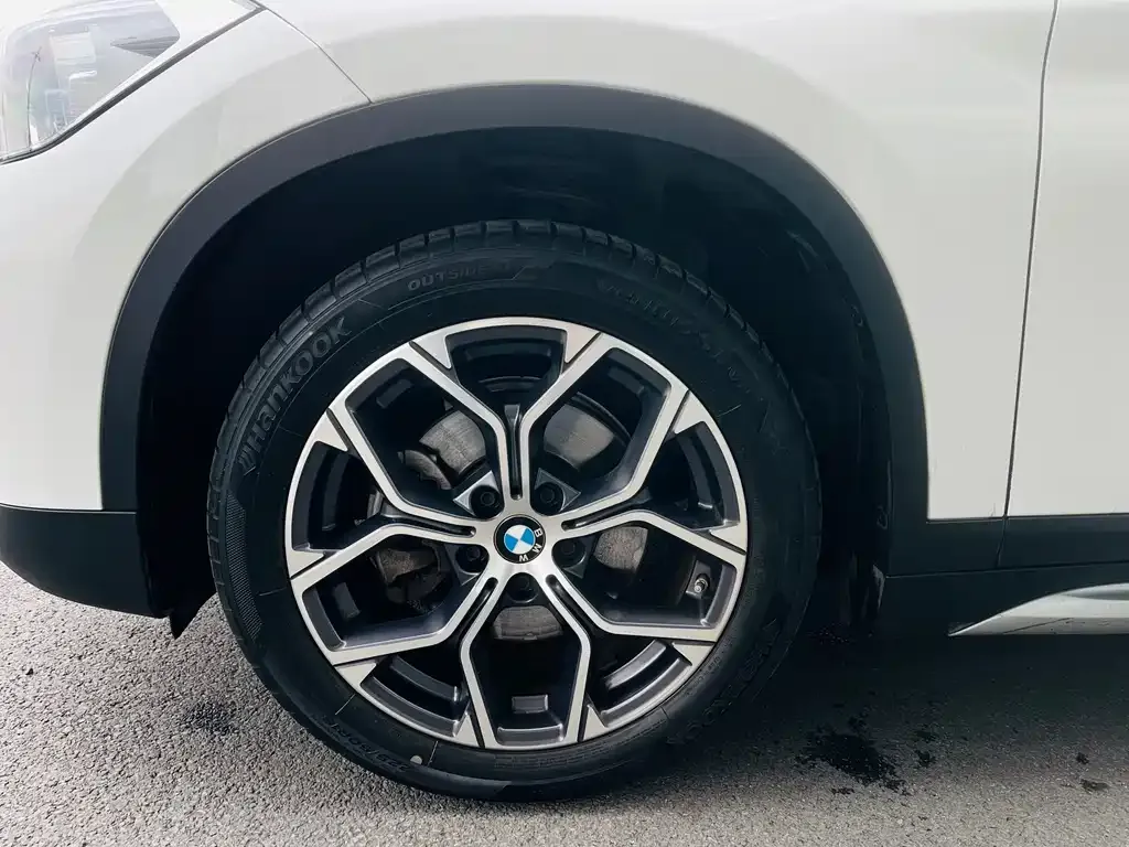 BMW X1 — фото 8