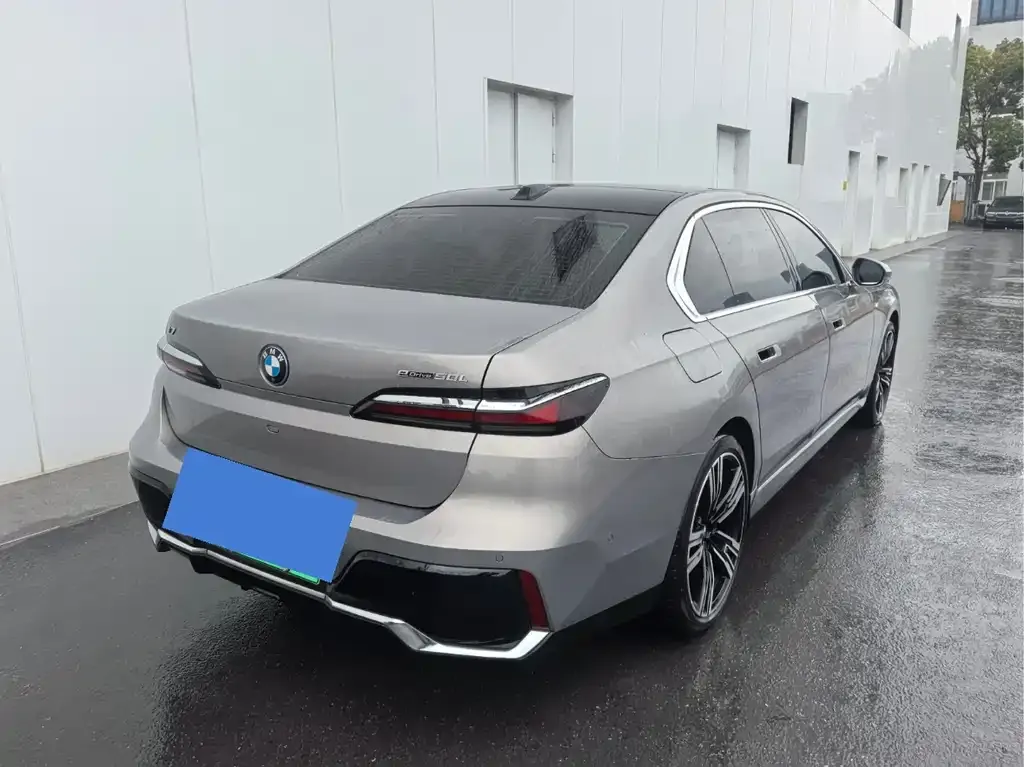 BMW i7 — фото 5
