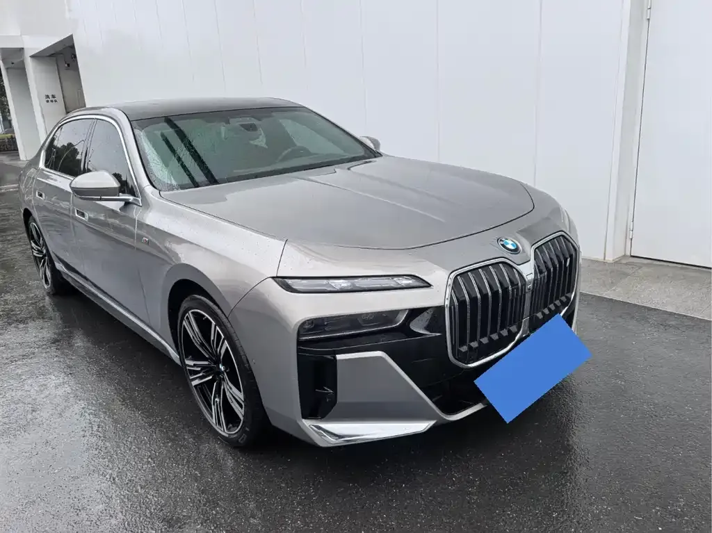 BMW i7 — фото 7