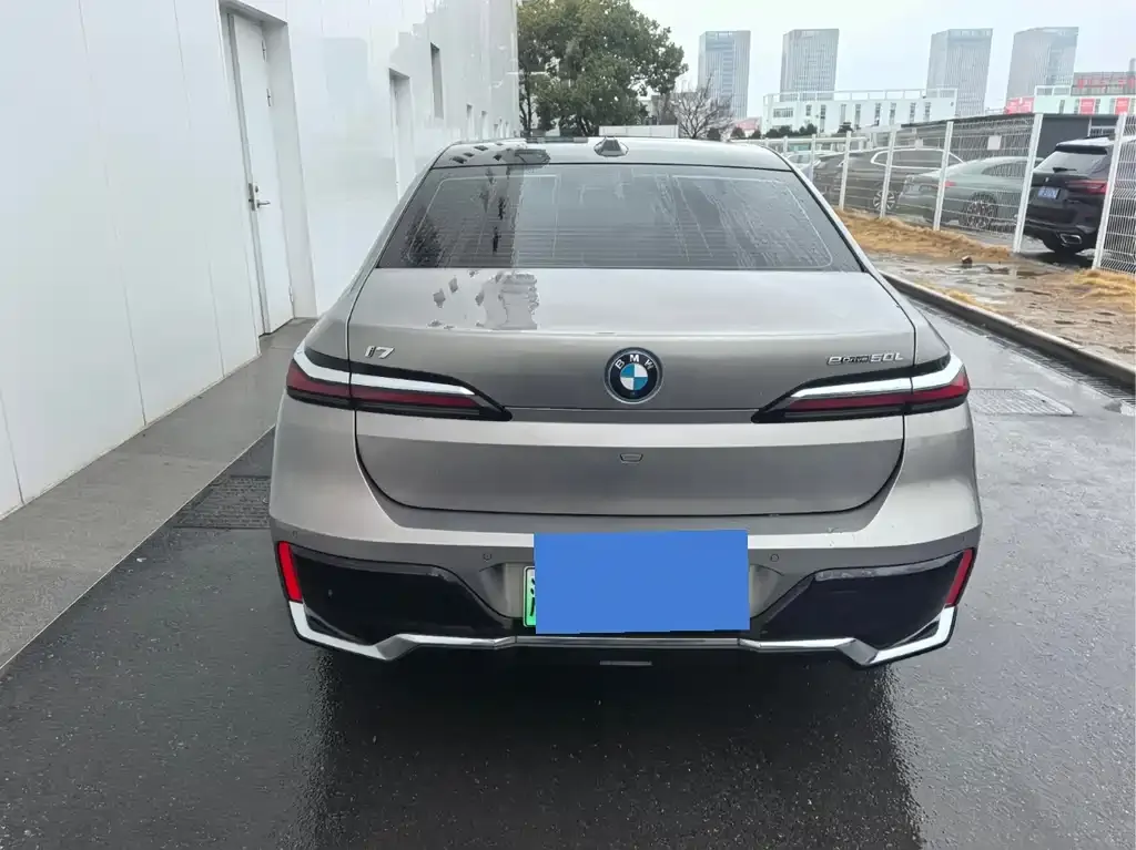 BMW i7 — фото 10