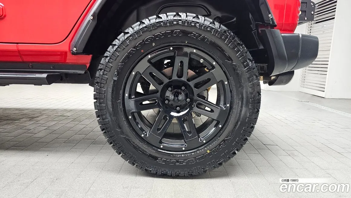 Jeep Wrangler — фото 10