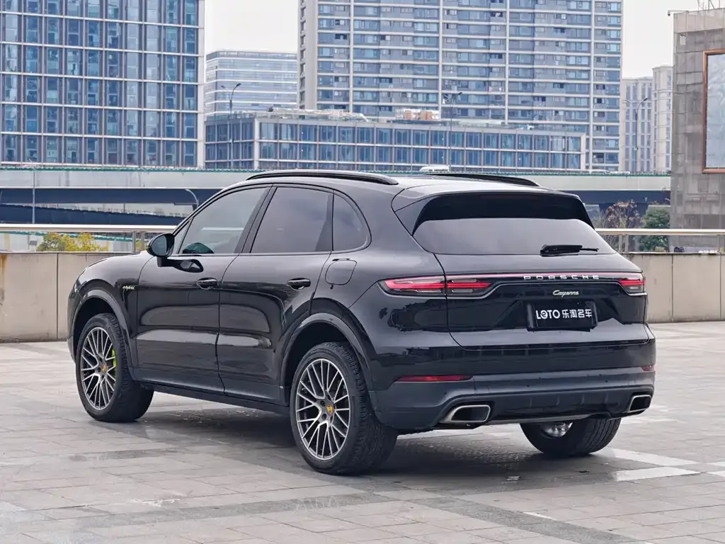 Porsche Cayenne Hybrid — фото 6