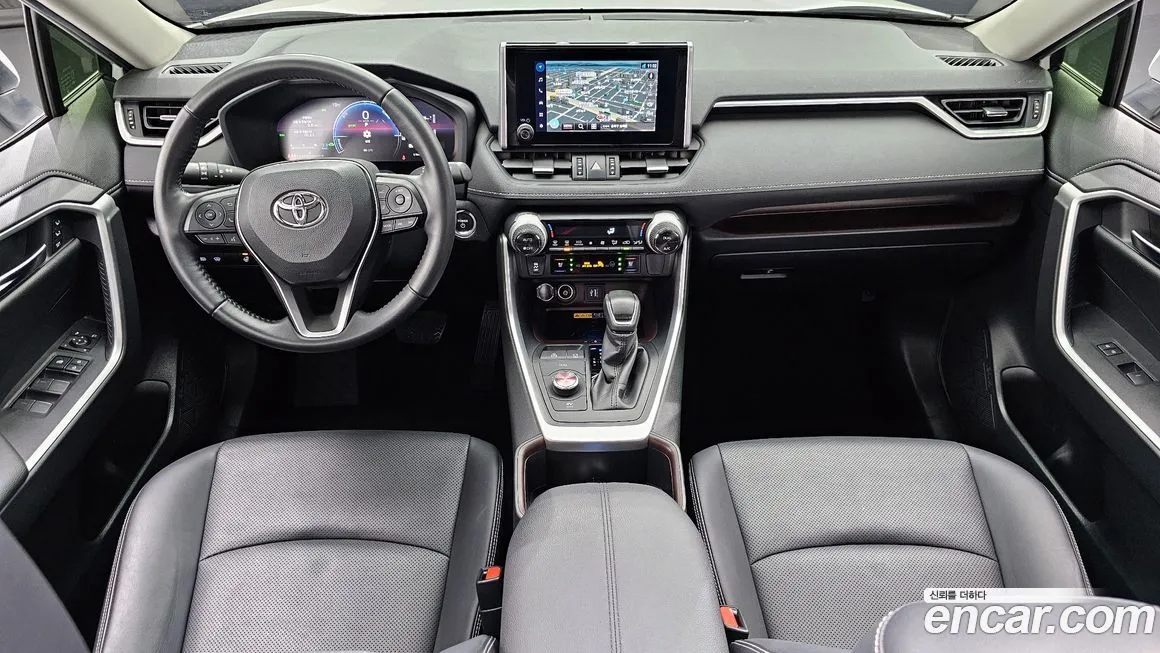 Toyota RAV4 — фото 8