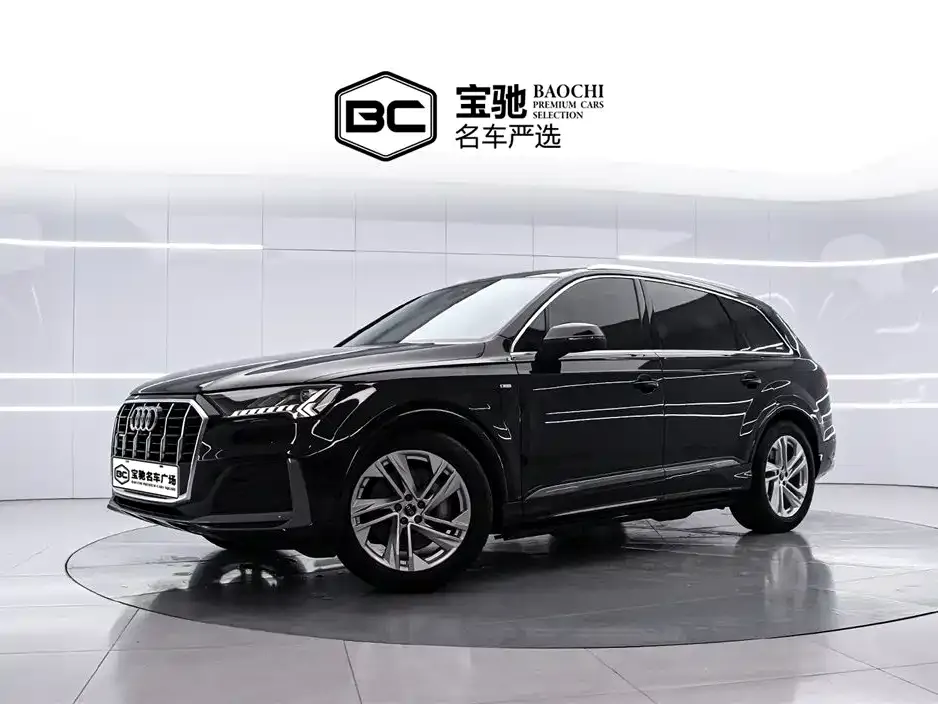 Audi Q7 — фото 1