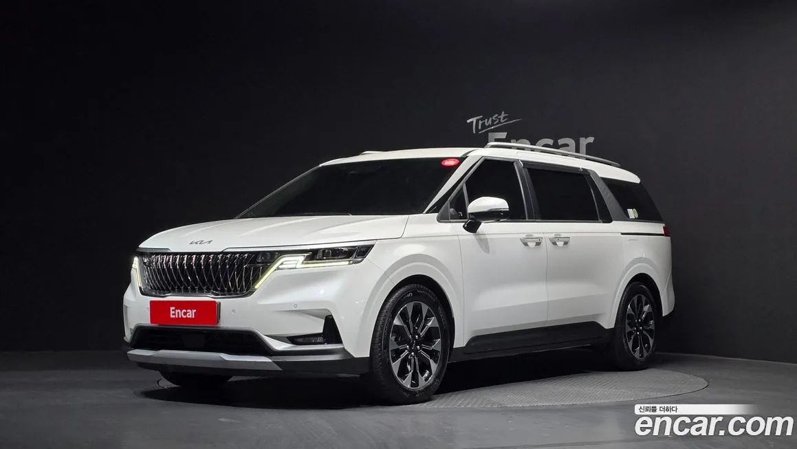 Kia Carnival — фото 1