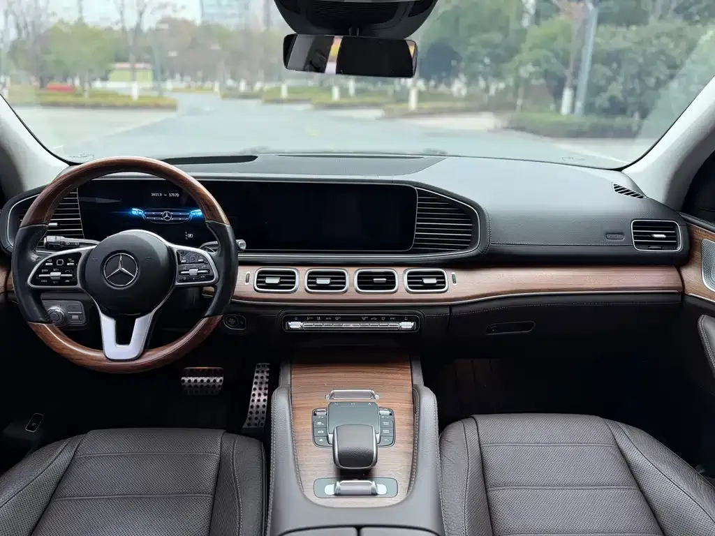 Mercedes-Benz GLS — фото 3